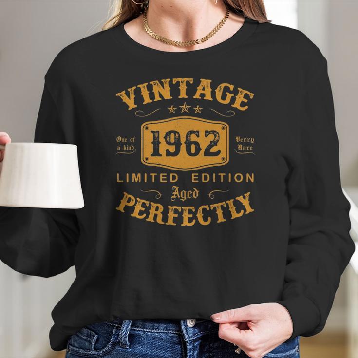 60 Years Old Birthday Gifts Vintage 1962 60Th Birthday Gifts Women Long Sleeve Tshirt