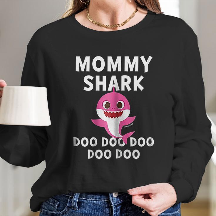 Mommy Shark Doo Shark Family Women Long Sleeve Tshirt