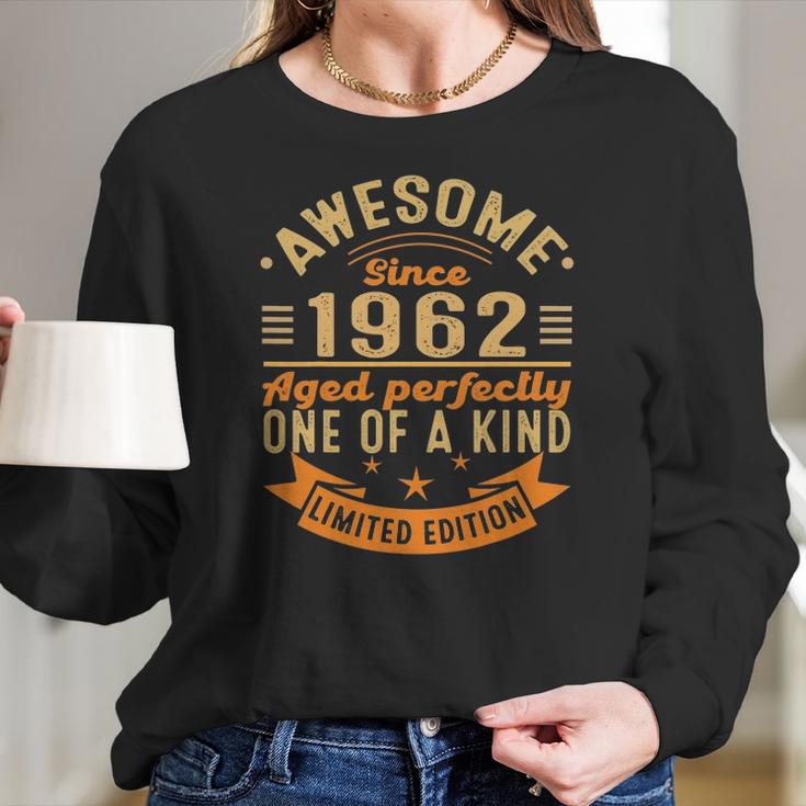 Vintage 1962 60Th Birthday For Men And Women 60 Years Old Women Long Sleeve Tshirt