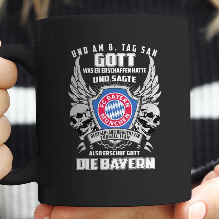 Bayern Munich Und Am 8 Tag Sah Gott Also Erschuf Gott Die Bayern Shirt Coffee Mug