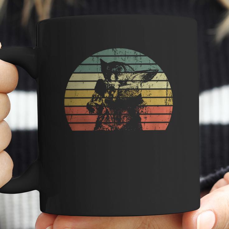 The Mandalorian | Vintage Retro Baby Yoda Meme T-Shirt Coffee Mug