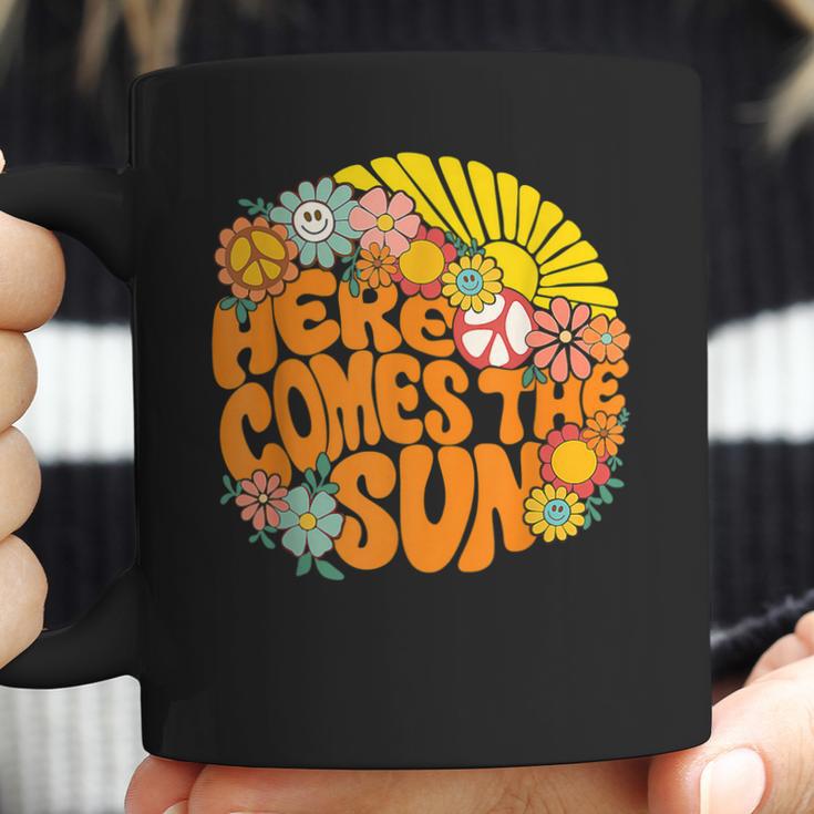 Retro Here Comes The Sun Floral Summer Family Vavation 2022 Coffee Mug