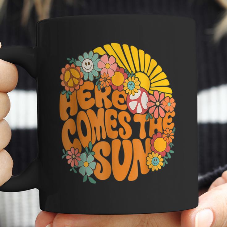 Retro Here Comes The Sun Floral Summer Family Vavation 2022 Men Women T-Shirt Graphic Print Casual Unisex Tee Coffee Mug