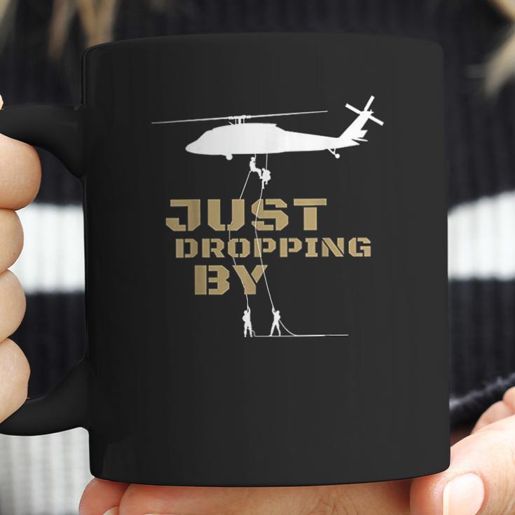 U60 Black Hawk Helicopter Rappelling Abseiling Soldiers Coffee Mug