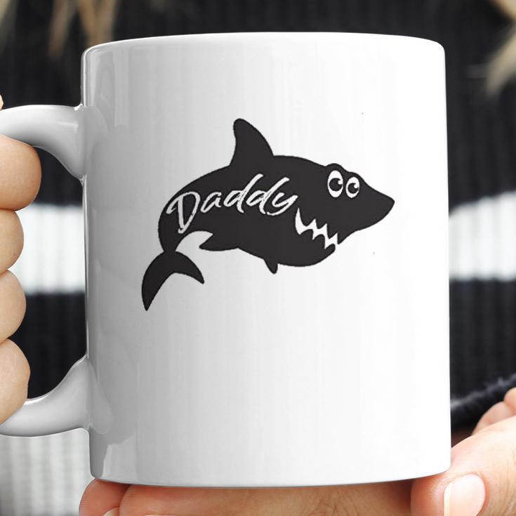 Daddy Shark Cute Funny Family Ocean Beach Summer Vacation Coffee Mug