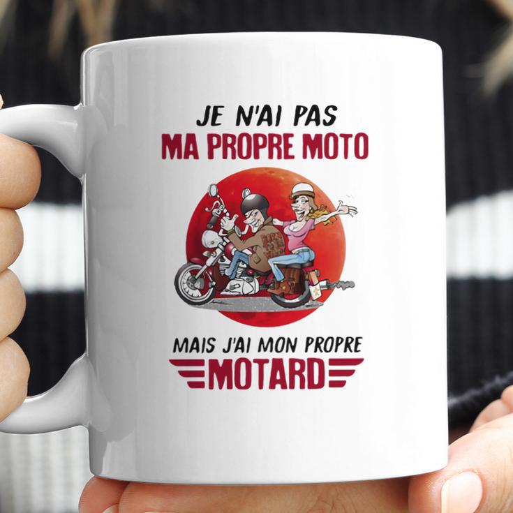 Je Nai Pas Ma Propre Moto Mais Jai Mon Propre Motard Moon Coffee Mug