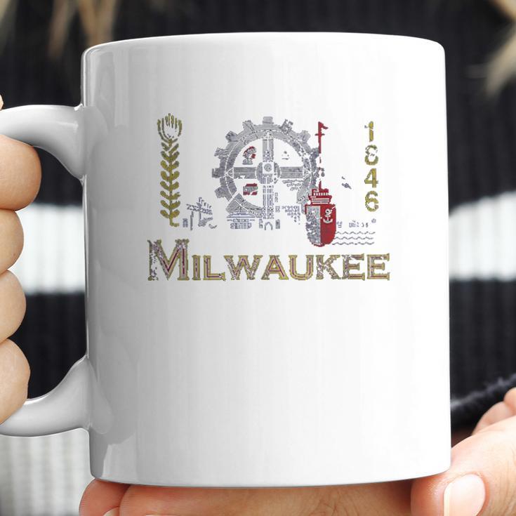 Milwaukee Flag Retro Fade Wisconsin Men Women Kids Coffee Mug