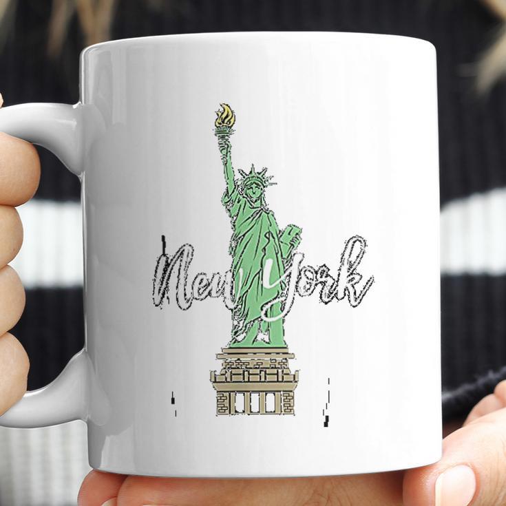 Tourist Statue Of Liberty Iconic New York Coffee Mug