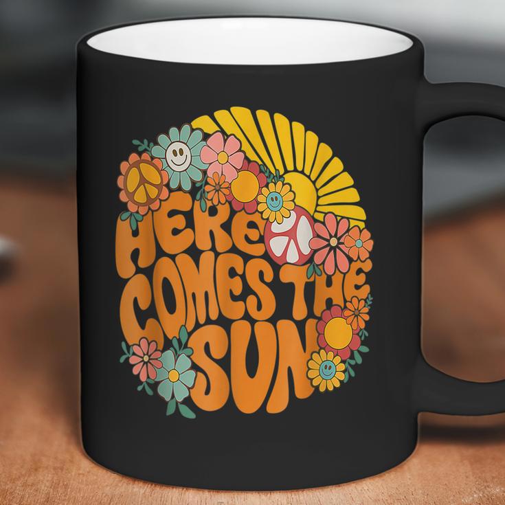 Retro Here Comes The Sun Floral Summer Family Vavation 2022 Men Women T-Shirt Graphic Print Casual Unisex Tee Coffee Mug