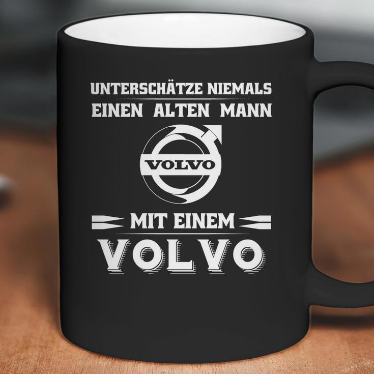 Unterschätze Niemals Einen Alten Mann Volvo Mit Einem Volvo Coffee Mug