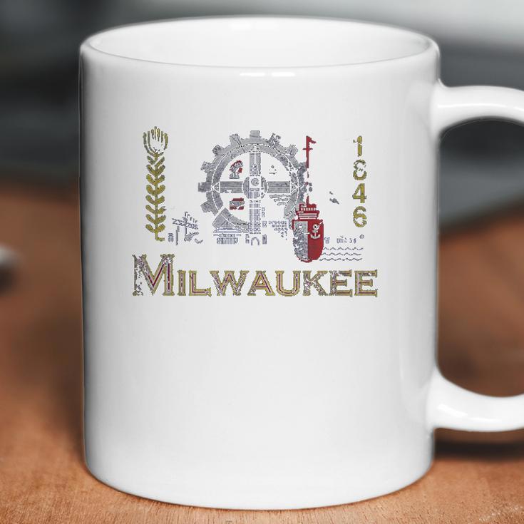 Milwaukee Flag Retro Fade Wisconsin Men Women Kids Coffee Mug