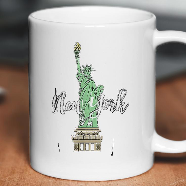 Tourist Statue Of Liberty Iconic New York Coffee Mug