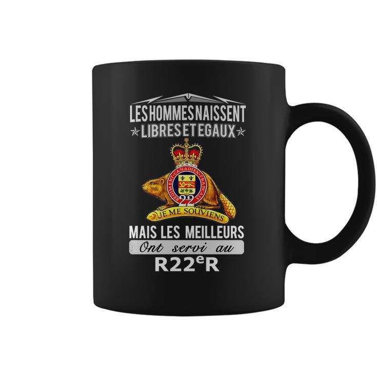 Less Hommes Naissent Libreset Egaux Mais Les Meilleurs Ont Servi Au R22r Coffee Mug