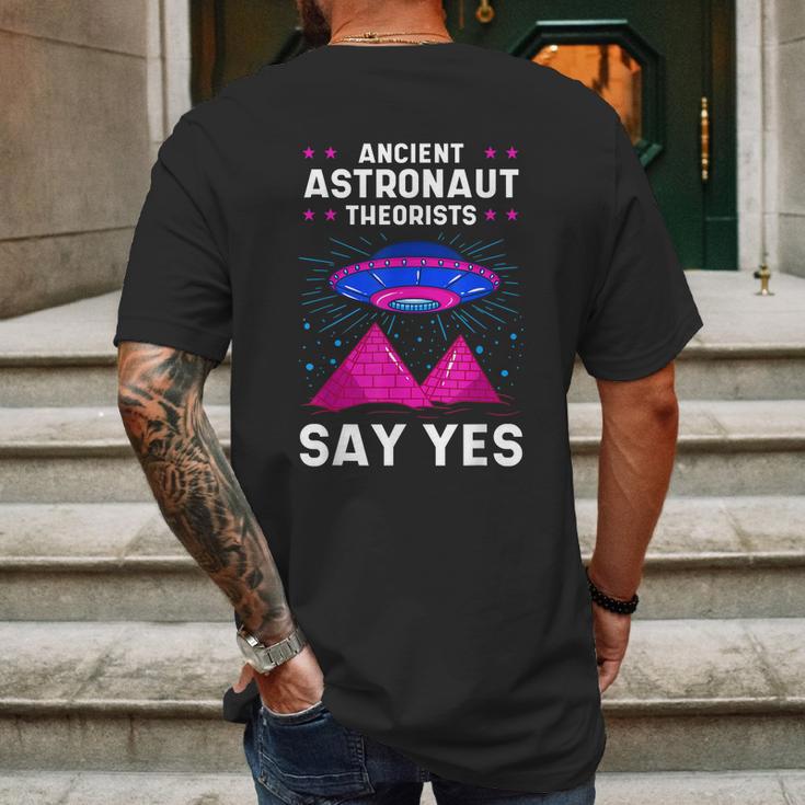 Ancient Astronaut Theorist Say Yes Alien Egyptian Pyramid Mens Back Print T-shirt Gifts for Men