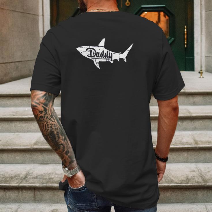 Daddy Shark Cute Art Dad Birthday Gifts Mens Back Print T-shirt Gifts for Men