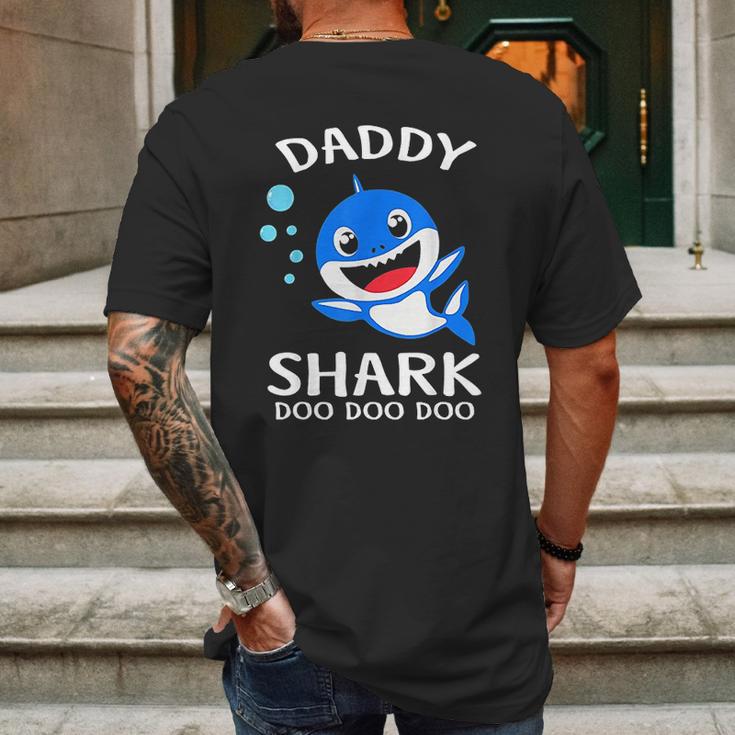 Daddy Shark Doo Doo Funny Fathers Day Gift Mens Back Print T-shirt Gifts for Men