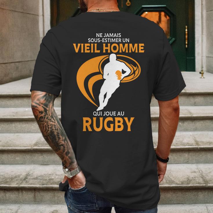 Ne Jamais Sous Estimer Un Vieil Homme Qui Joue Au Rugby Mens Back Print T-shirt Gifts for Men