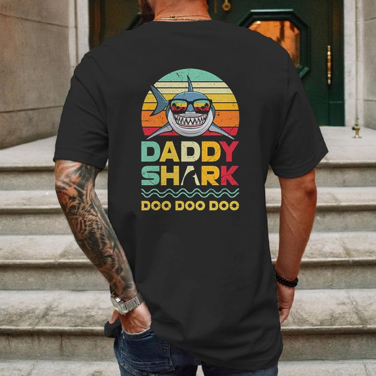 Retro Vintage Daddy Shark Doo Doo Mens Back Print T-shirt Gifts for Men