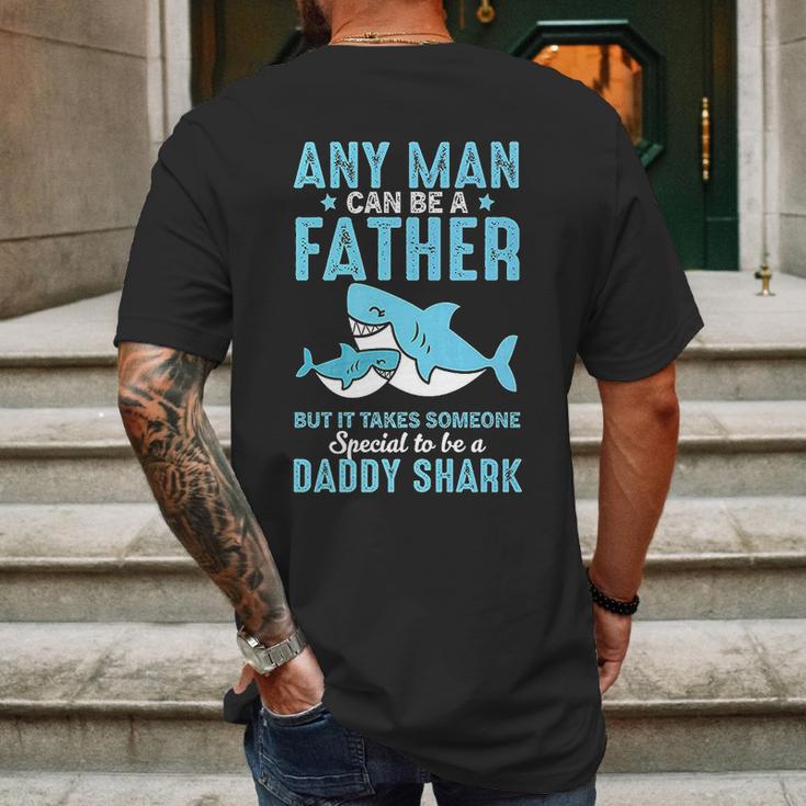 Special To Be A Daddy Shark Gift For Dad Papa Mens Back Print T-shirt Gifts for Men