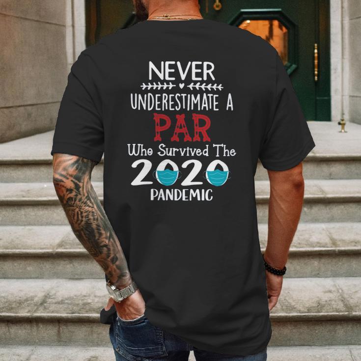 Never Underestimate Who Survived The Pandemic Par Mens Back Print T-shirt Gifts for Men