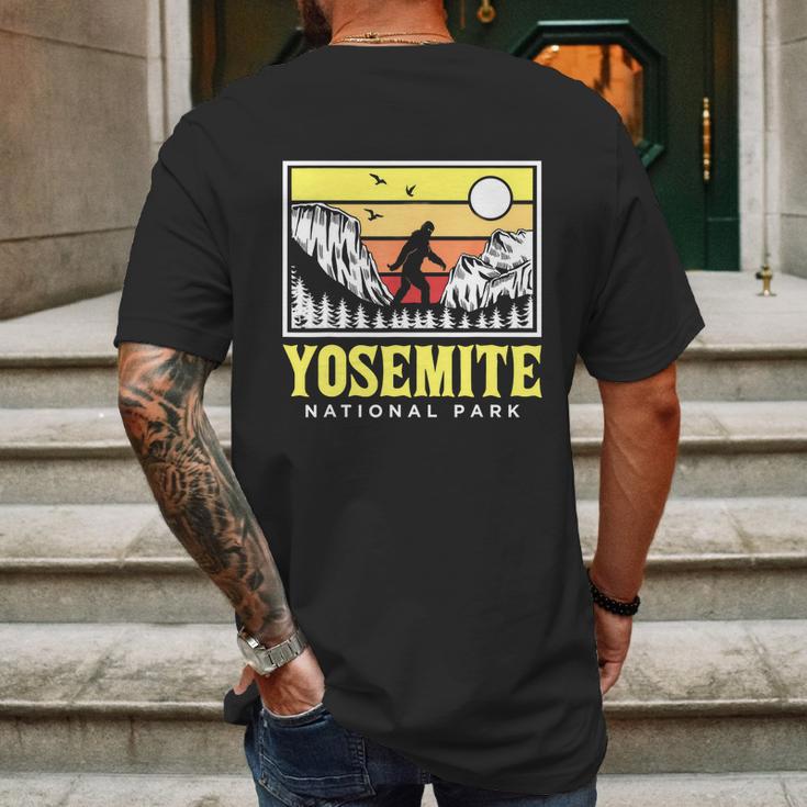 Yosemite National Park Us Bigfoot Sasquatch Yeti Funny Gift Mens Back Print T-shirt Gifts for Men