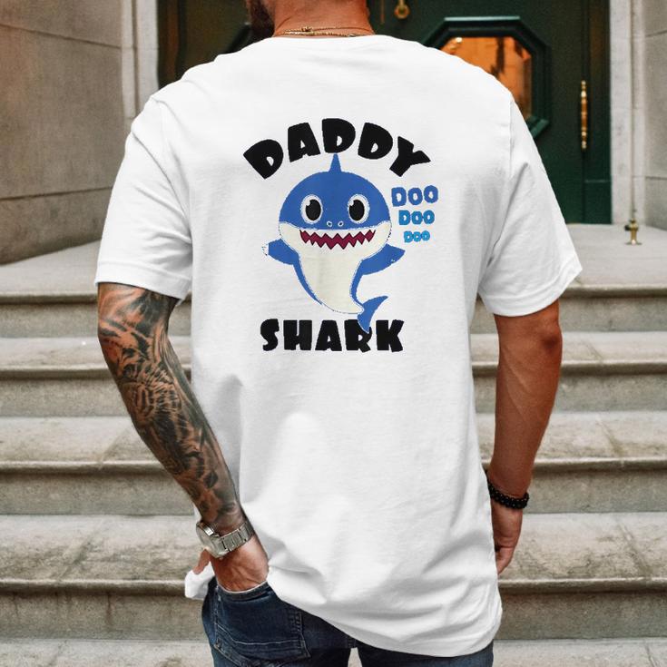 Daddy Shark Gift For Dad Shark Baby Cute Mens Back Print T-shirt Gifts for Men