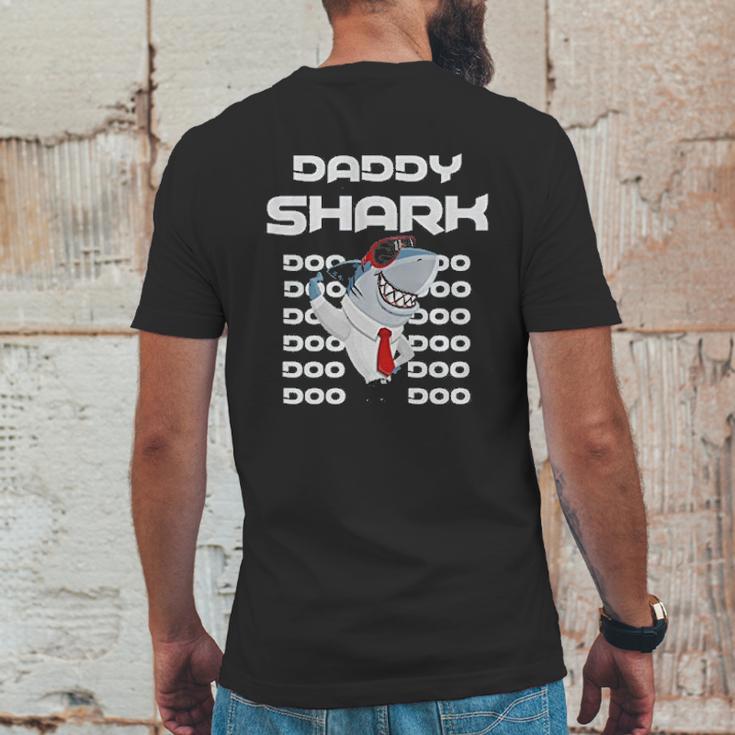 Daddy Shark Cool Dad Dad Birthday Gifts Mens Back Print T-shirt Funny Gifts