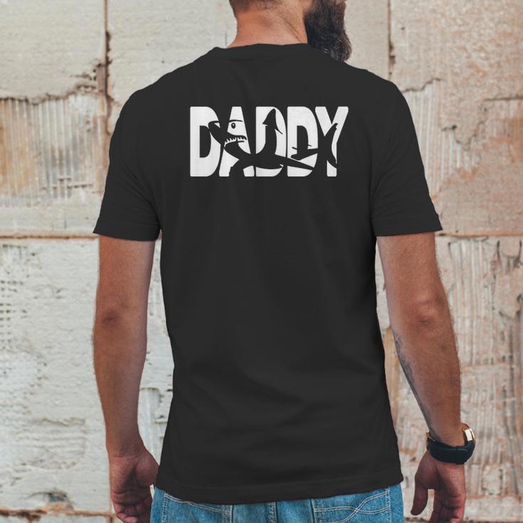 Basic Daddy Shark Design Dad Birthday Gifts Mens Back Print T-shirt Funny Gifts