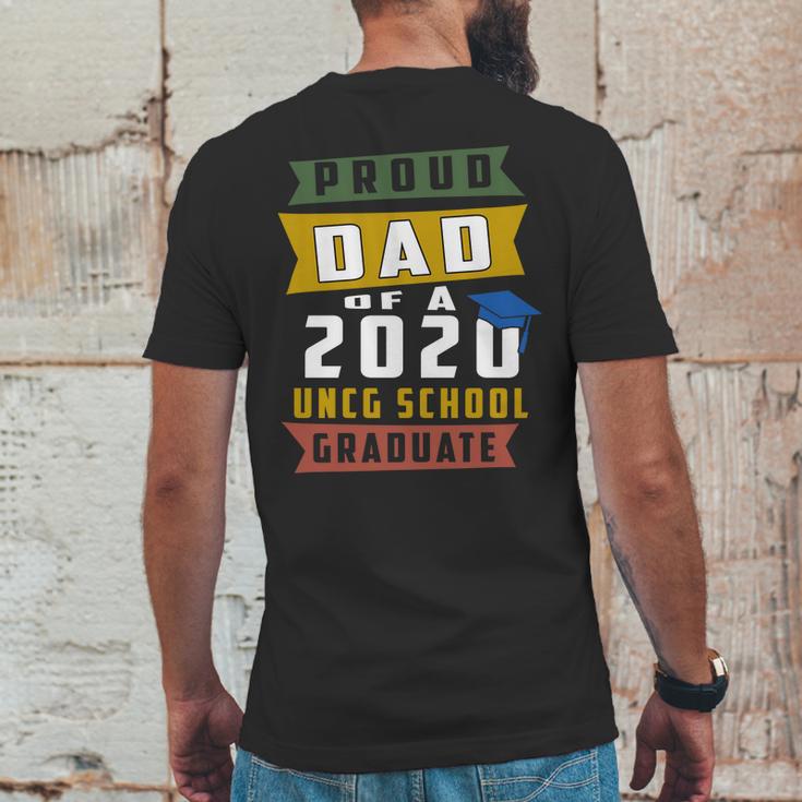 Proud Dad Of A 2020 Uncg School University Of North Carolina At Greensboro Graduate Mens Back Print T-shirt Funny Gifts