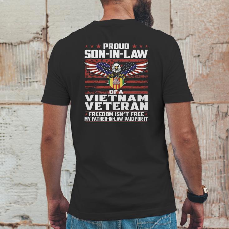 Proud Son In Law Of A Vietnam Veteran Patriotic Gift Mens Back Print T-shirt Funny Gifts