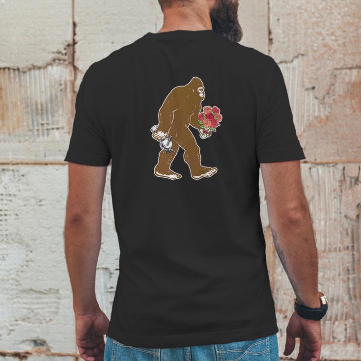 Weed Cannabis Funny Marijuana Bong Bigfoot Roses Gift Mens Back Print T-shirt Funny Gifts