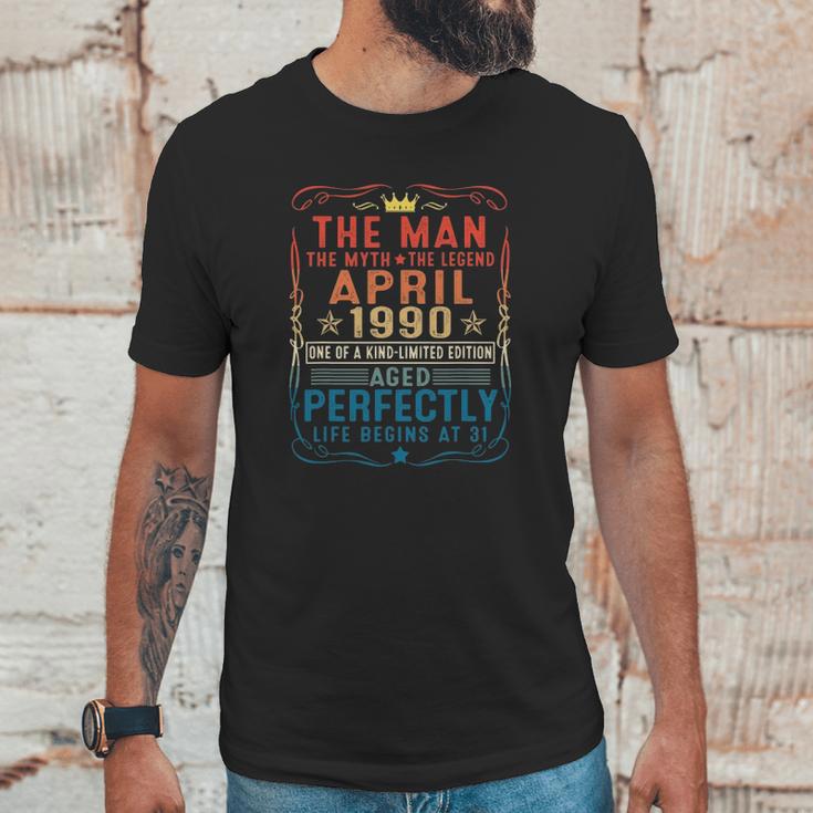 31 Years Old Gift Vintage April 1990 31St Birthday Gift Unisex T-Shirt Gifts for Him