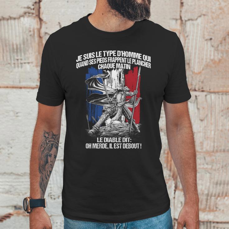 Je Suis Le Type Dhomme Qui Quand Ses Pieds Frappent Le Lancher Chaque Matin Le Diable Dit Oh Merde Il Est Debout Unisex T-Shirt Gifts for Him