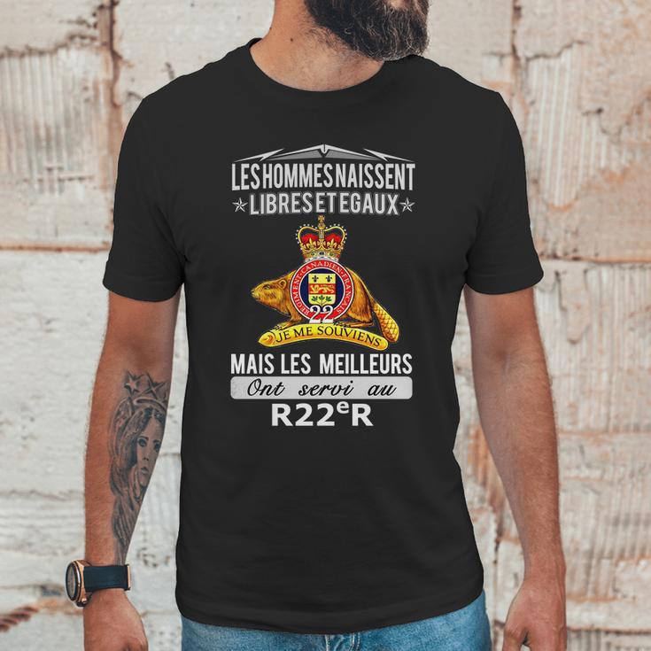 Less Hommes Naissent Libreset Egaux Mais Les Meilleurs Ont Servi Au R22r Unisex T-Shirt Gifts for Him