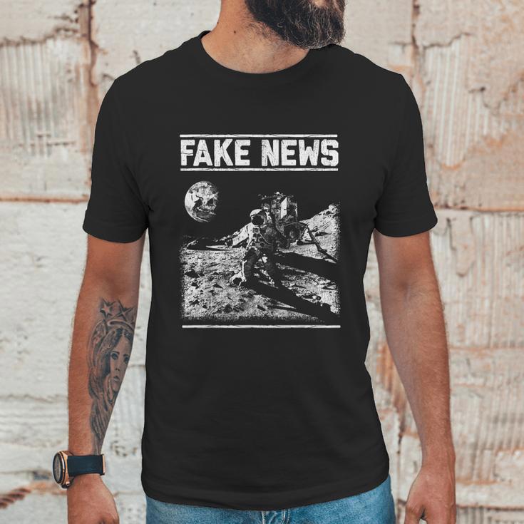 Moon Landing Hoax Apollo 11 1969 Conspiracy Theory Fake News Unisex T-Shirt Gifts for Him