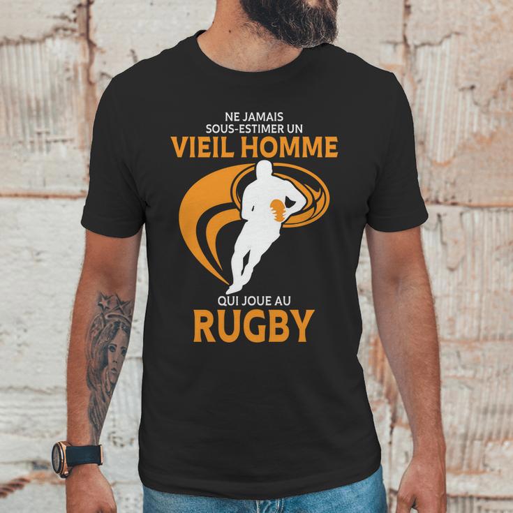 Ne Jamais Sous Estimer Un Vieil Homme Qui Joue Au Rugby Unisex T-Shirt Gifts for Him