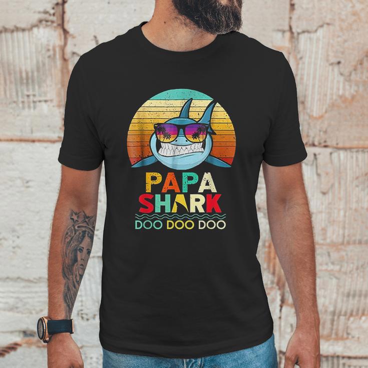 Retro Vintage Papa Shark Doo Doo Doo Unisex T-Shirt Gifts for Him