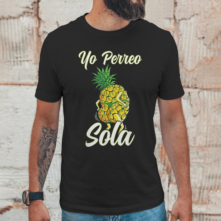 Yo Perreo Sola Funny Reggaeton Pineapple Perreando Unisex T-Shirt Gifts for Him