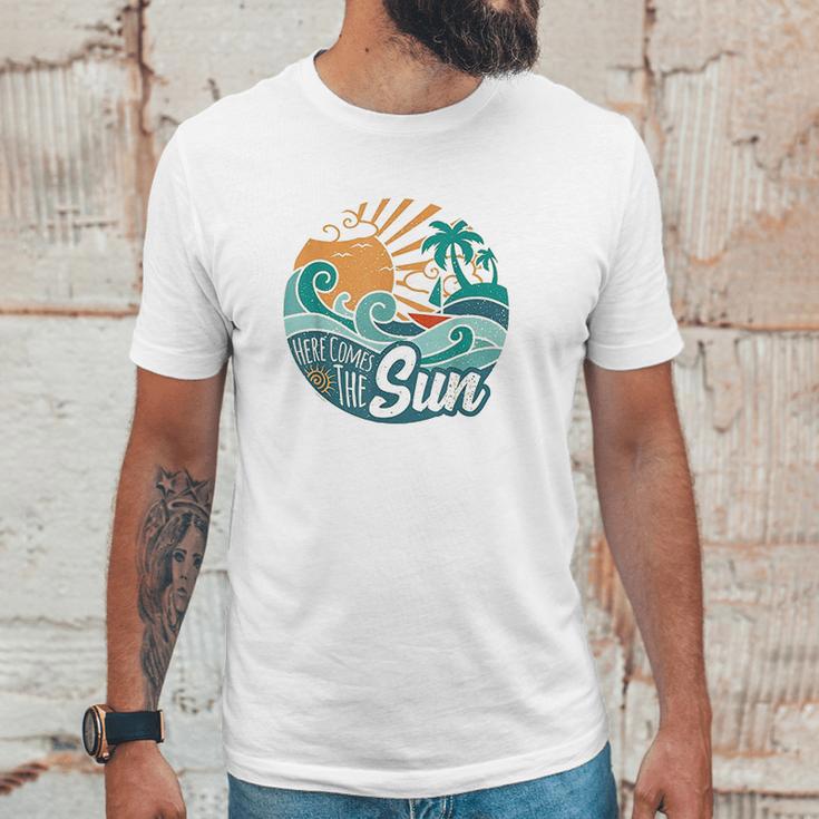 Here Comes The Sun Vintage Style Retro 60S Summer Gift Unisex T-Shirt Gifts for Him