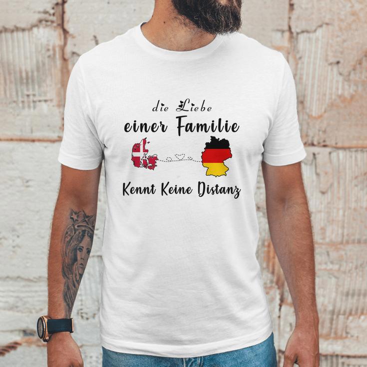 Die Liebe Einer Familie Kennt Keine Distanz Denger Unisex T-Shirt Gifts for Him