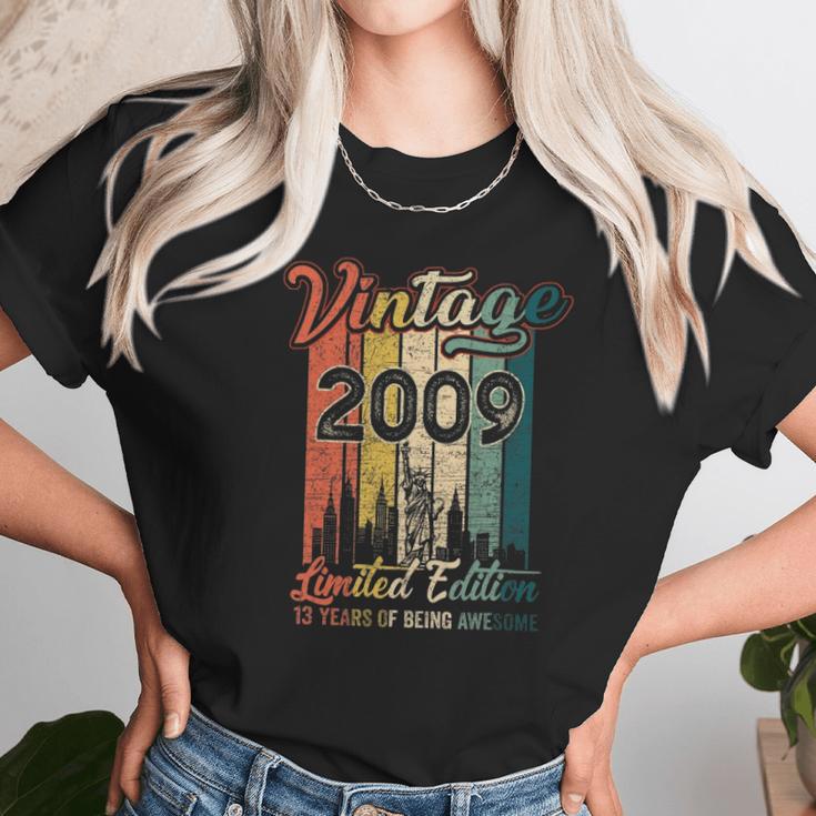 13 Years Old Birthday Gifts Vintage 2009 Limited Edition Unisex T-Shirt Gifts for Her