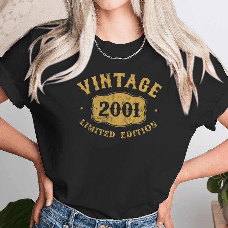 21 Years Old 21St Birthday Vintage Born In 2001 Ver2 Unisex T-Shirt Gifts for Her