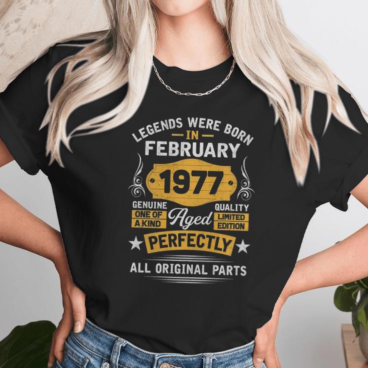 45 Years Old Legends February 1977 Vintage 45Th Birthday Unisex T-Shirt Gifts for Her