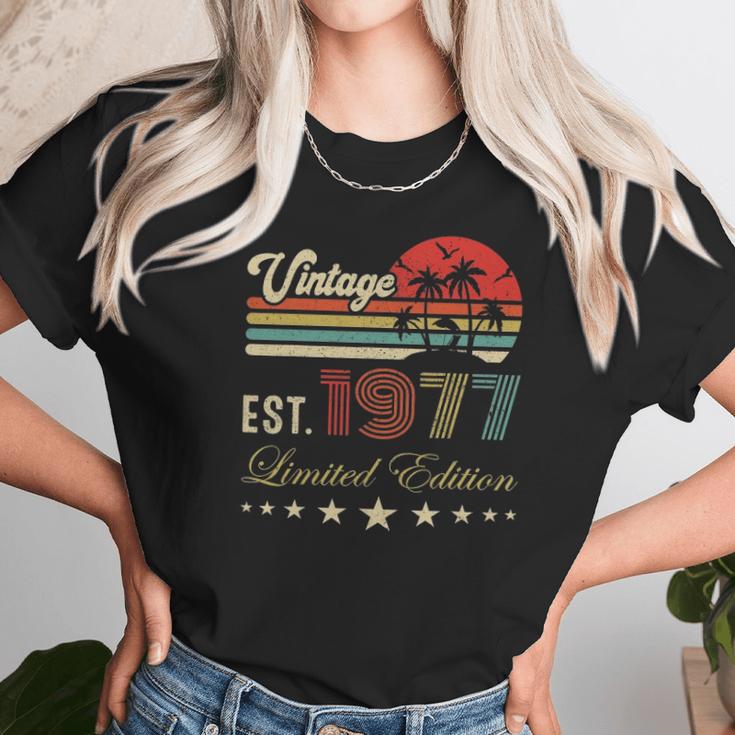 45Th Birthday Born 1977 Vintage Limited Edition 45 Birthday Unisex T-Shirt Gifts for Her