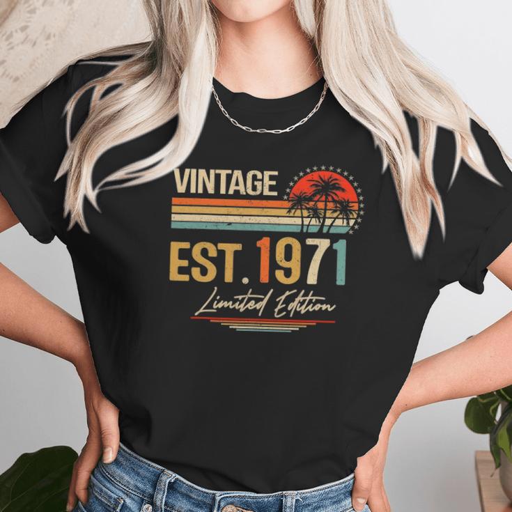 51 Years Old Gifts Vintage Est 1971 Limited Edition 51St Bd Unisex T-Shirt Gifts for Her