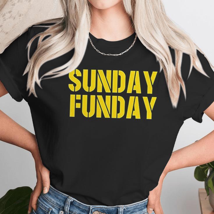 Americas Finest Apparel Green Bay Sunday Funday Unisex T-Shirt Gifts for Her