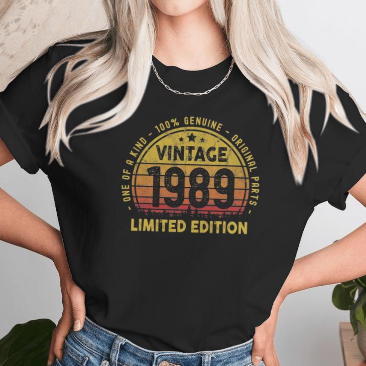 Born In 1989 Vintage 32Nd Birthday Gift Turning 32 Years Old Unisex T-Shirt Gifts for Her