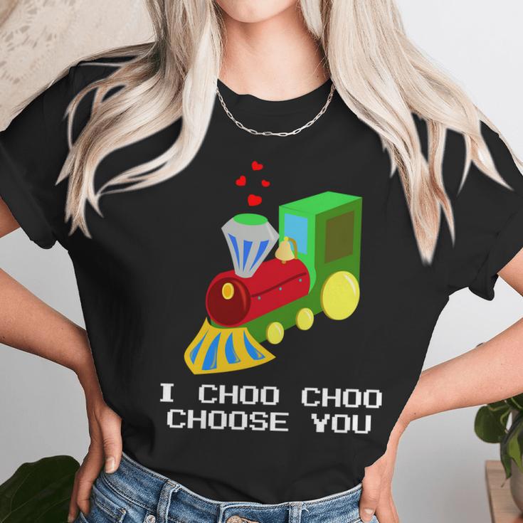 Boys Funny Valentines I Choo Choo Choose You Unisex T-Shirt Gifts for Her