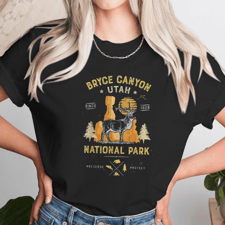 Bryce Canyon National Park Vintage Utah Deer Elk Unisex T-Shirt Gifts for Her