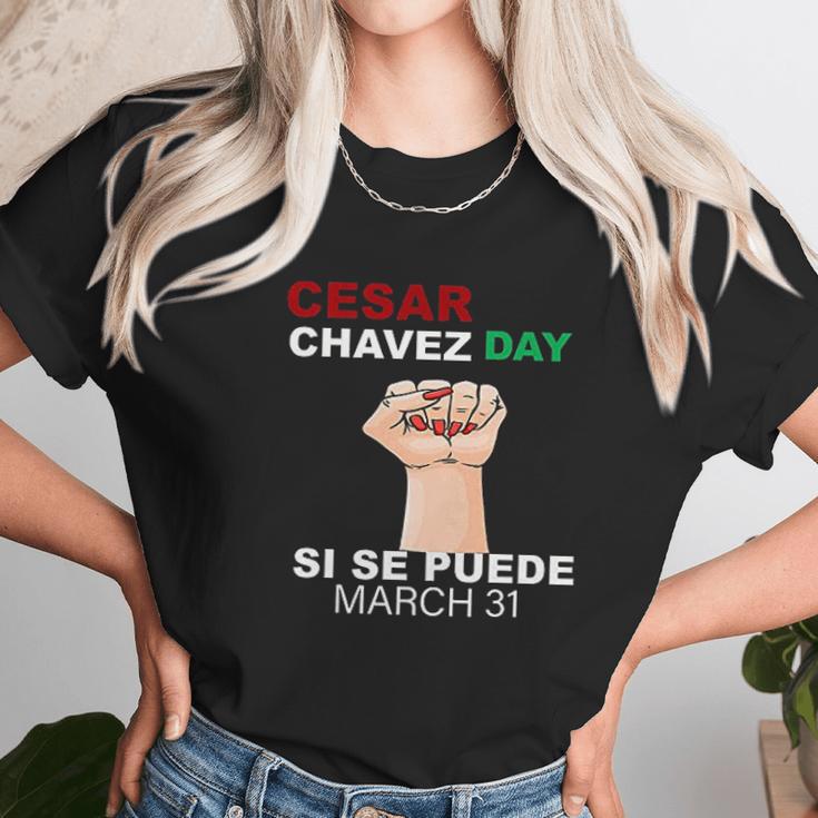 Cesar Chavez Si Se Puede Unisex T-Shirt Gifts for Her